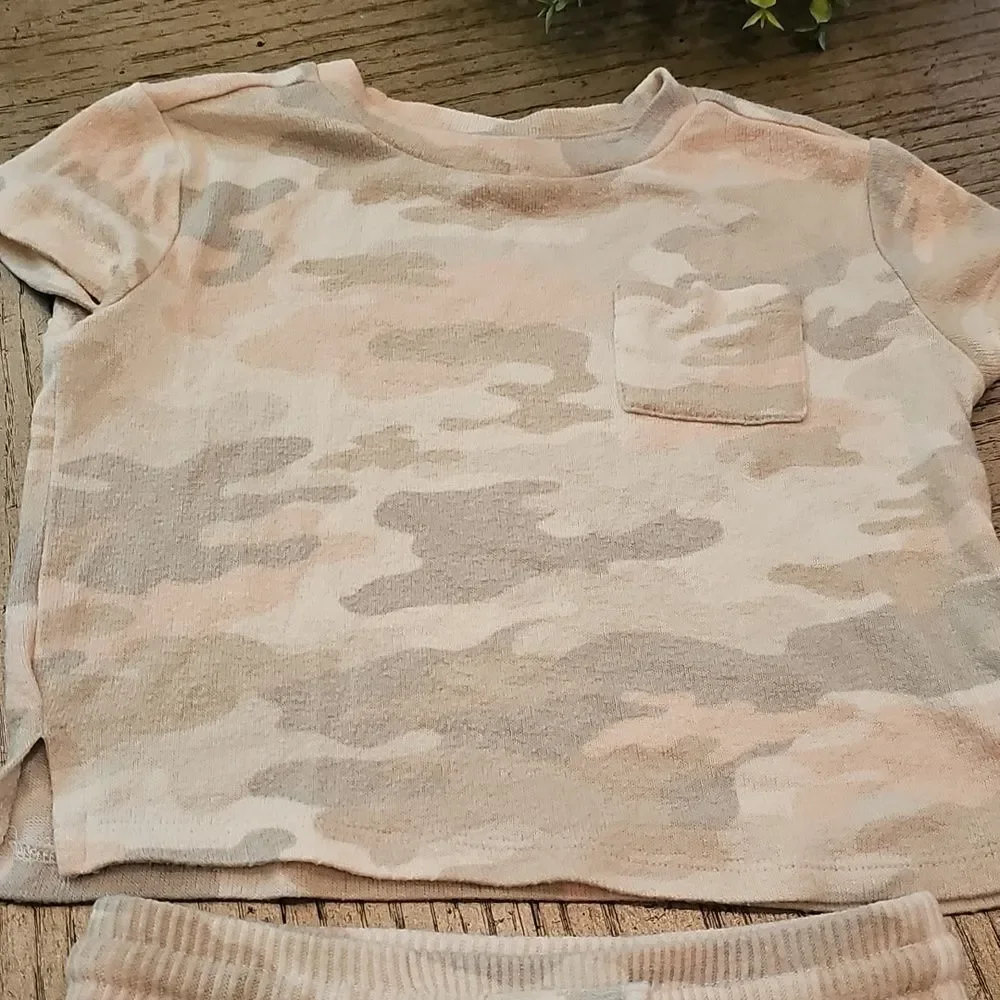 Camo Print Two-Piece Set Size XS 4-5